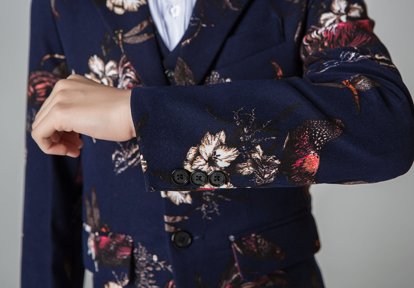 Unique Design Slim Fit Modern 5 Piece Boys Suits Yuanlu